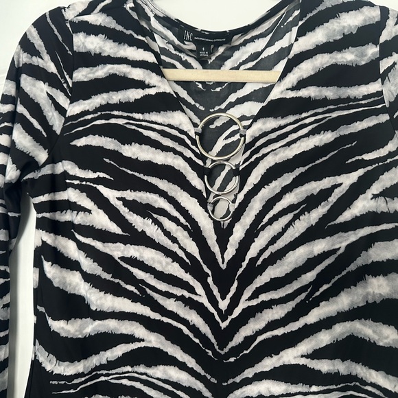 Zebra Print Blouse - Picture 2 of 3